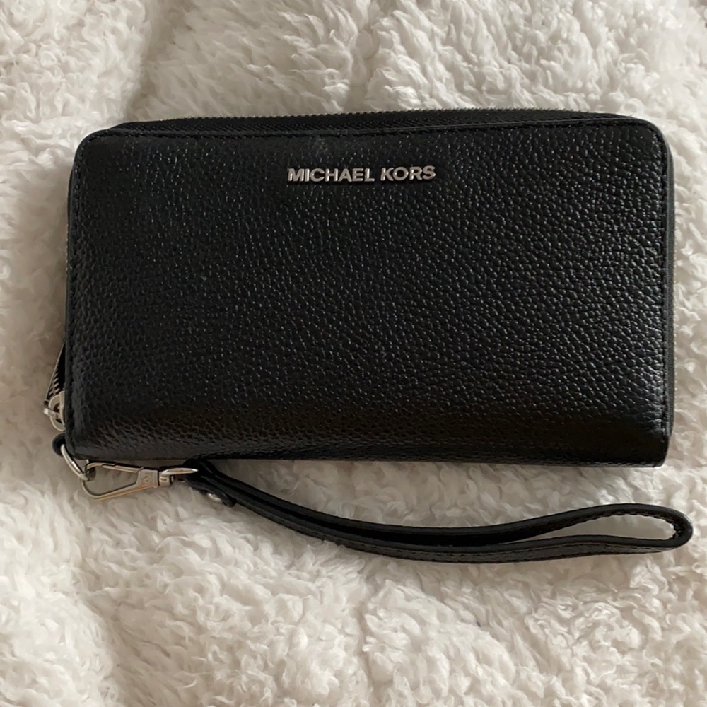 Black Leather Michael Kors Zip Wallet